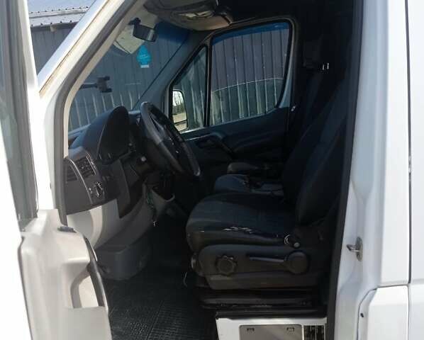 Белый Мерседес Sprinter, объемом двигателя 3 л и пробегом 550 тыс. км за 14000 $, фото 6 на Automoto.ua