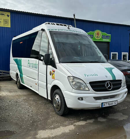 Белый Мерседес Sprinter, объемом двигателя 2.99 л и пробегом 250 тыс. км за 41000 $, фото 4 на Automoto.ua
