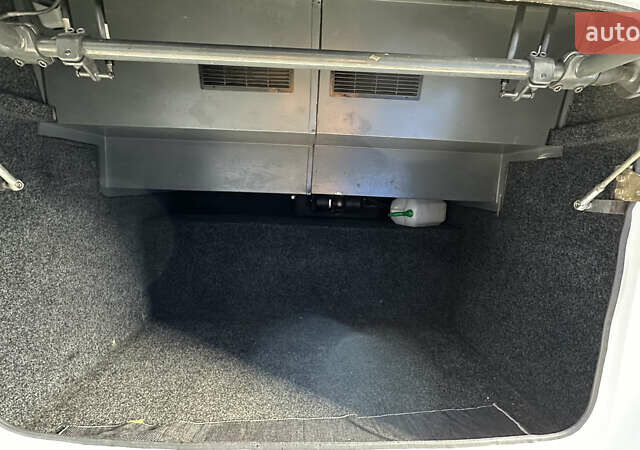 Белый Мерседес Sprinter, объемом двигателя 2.99 л и пробегом 250 тыс. км за 41000 $, фото 8 на Automoto.ua