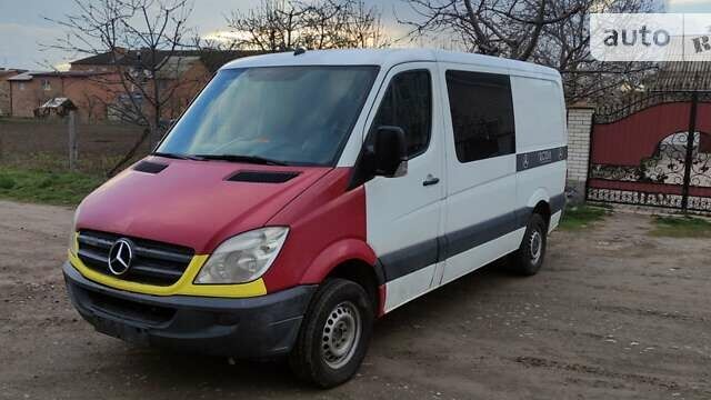 Белый Мерседес Sprinter, объемом двигателя 2.1 л и пробегом 413 тыс. км за 6900 $, фото 2 на Automoto.ua