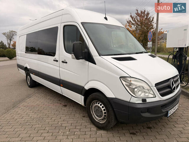 Белый Мерседес Sprinter, объемом двигателя 2.99 л и пробегом 412 тыс. км за 20000 $, фото 1 на Automoto.ua