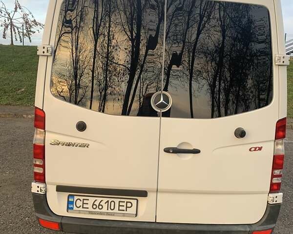 Белый Мерседес Sprinter, объемом двигателя 2.14 л и пробегом 440 тыс. км за 14400 $, фото 3 на Automoto.ua