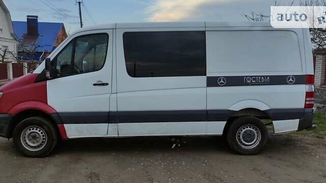 Белый Мерседес Sprinter, объемом двигателя 2.1 л и пробегом 413 тыс. км за 6900 $, фото 3 на Automoto.ua