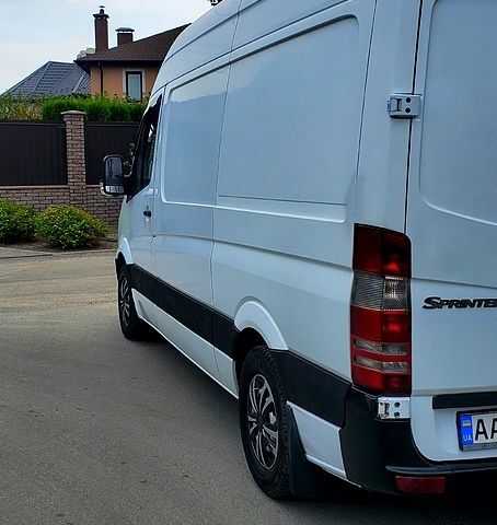 Белый Мерседес Sprinter, объемом двигателя 2.1 л и пробегом 382 тыс. км за 9000 $, фото 5 на Automoto.ua