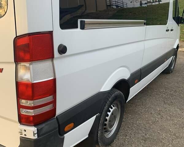 Белый Мерседес Sprinter, объемом двигателя 2.14 л и пробегом 440 тыс. км за 14400 $, фото 4 на Automoto.ua