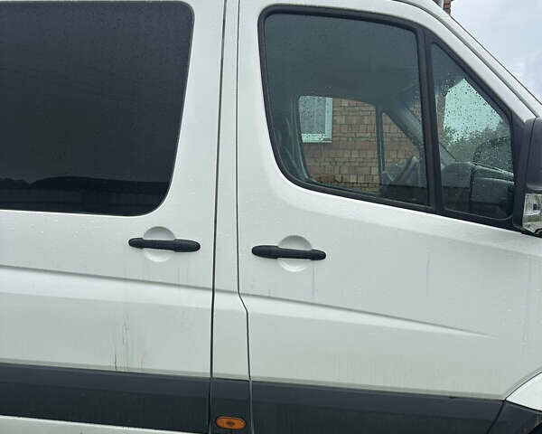 Белый Мерседес Sprinter, объемом двигателя 2.15 л и пробегом 530 тыс. км за 6500 $, фото 11 на Automoto.ua