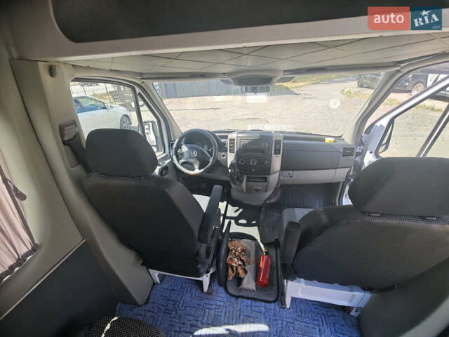 Белый Мерседес Sprinter, объемом двигателя 0 л и пробегом 365 тыс. км за 12800 $, фото 8 на Automoto.ua