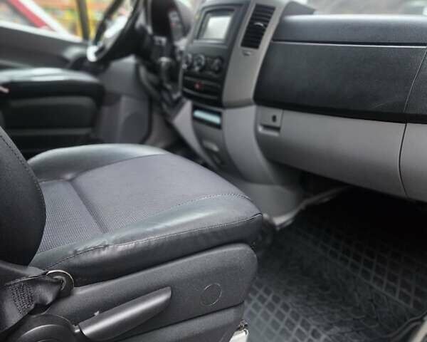 Білий Мерседес Sprinter, об'ємом двигуна 2.15 л та пробігом 239 тис. км за 18000 $, фото 7 на Automoto.ua