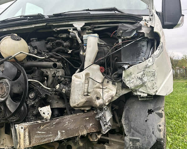 Белый Мерседес Sprinter, объемом двигателя 2.15 л и пробегом 530 тыс. км за 6500 $, фото 4 на Automoto.ua
