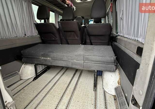 Белый Мерседес Sprinter, объемом двигателя 2.15 л и пробегом 300 тыс. км за 9000 $, фото 6 на Automoto.ua