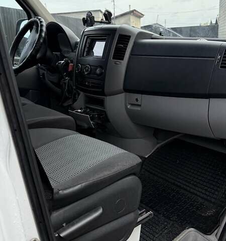 Белый Мерседес Sprinter, объемом двигателя 2.15 л и пробегом 300 тыс. км за 9000 $, фото 8 на Automoto.ua