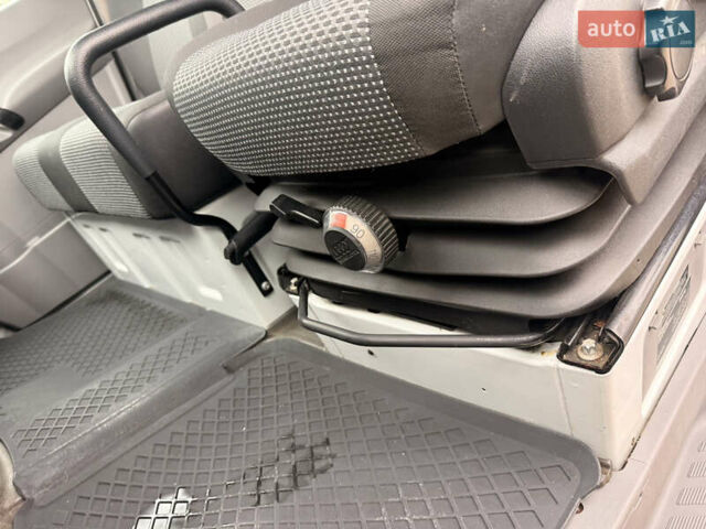 Белый Мерседес Sprinter, объемом двигателя 2.99 л и пробегом 412 тыс. км за 20000 $, фото 11 на Automoto.ua