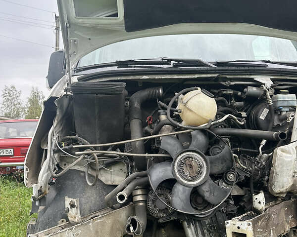 Белый Мерседес Sprinter, объемом двигателя 2.15 л и пробегом 530 тыс. км за 6500 $, фото 6 на Automoto.ua