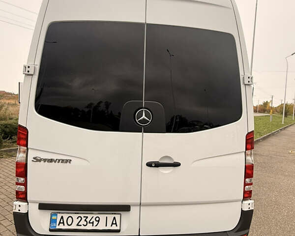 Белый Мерседес Sprinter, объемом двигателя 2.99 л и пробегом 412 тыс. км за 20000 $, фото 4 на Automoto.ua