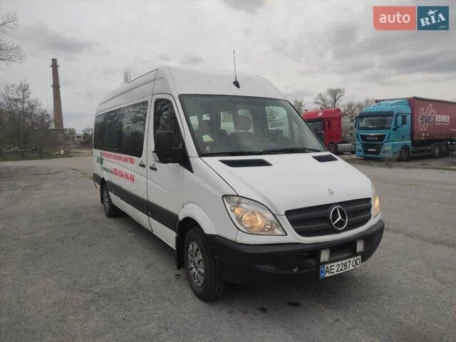 Белый Мерседес Sprinter, объемом двигателя 2.14 л и пробегом 460 тыс. км за 19900 $, фото 2 на Automoto.ua