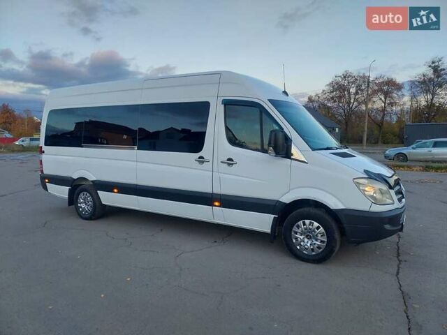 Белый Мерседес Sprinter, объемом двигателя 2.14 л и пробегом 582 тыс. км за 16600 $, фото 1 на Automoto.ua