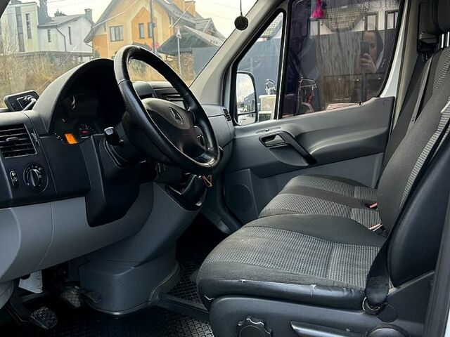 Белый Мерседес Sprinter, объемом двигателя 2.1 л и пробегом 412 тыс. км за 12500 $, фото 10 на Automoto.ua
