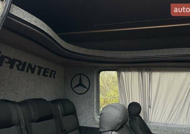 Белый Мерседес Sprinter, объемом двигателя 3 л и пробегом 485 тыс. км за 23500 $, фото 5 на Automoto.ua