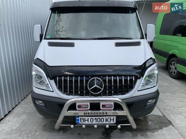 Белый Мерседес Sprinter, объемом двигателя 2.14 л и пробегом 150 тыс. км за 34900 $, фото 3 на Automoto.ua