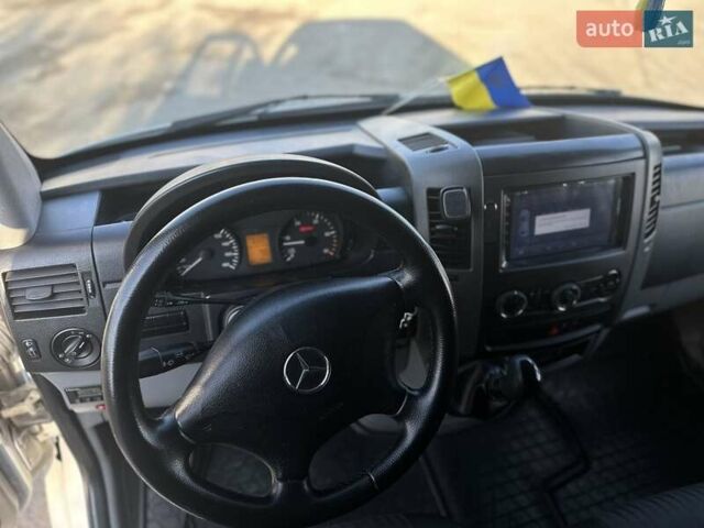 Белый Мерседес Sprinter, объемом двигателя 3 л и пробегом 470 тыс. км за 18900 $, фото 9 на Automoto.ua