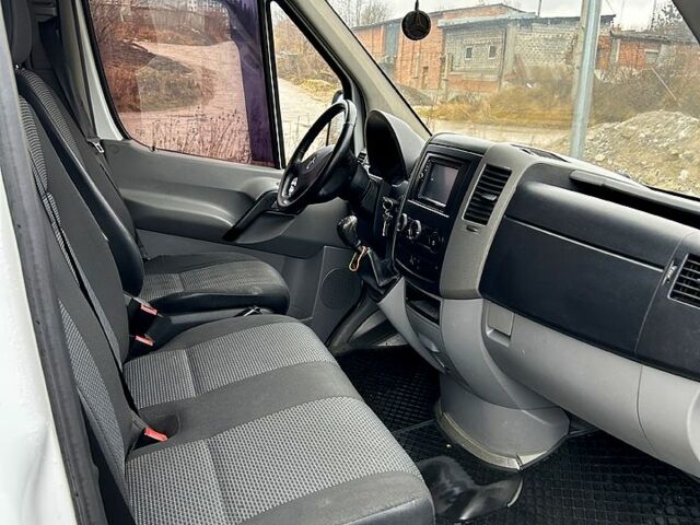 Белый Мерседес Sprinter, объемом двигателя 2.1 л и пробегом 412 тыс. км за 12500 $, фото 11 на Automoto.ua