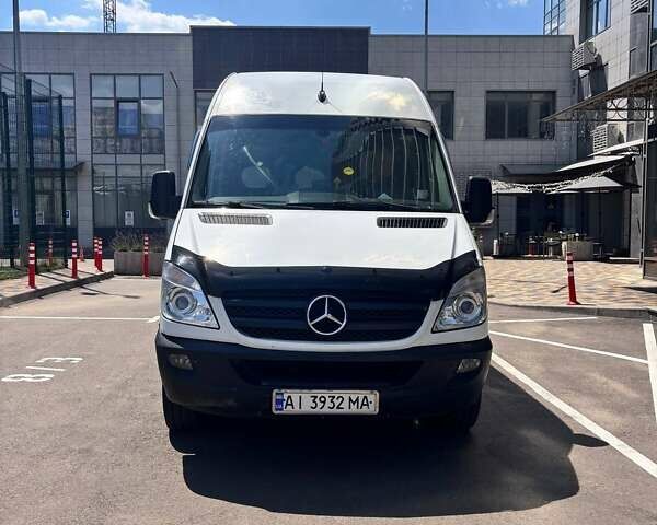 Белый Мерседес Sprinter, объемом двигателя 2.99 л и пробегом 500 тыс. км за 40900 $, фото 2 на Automoto.ua