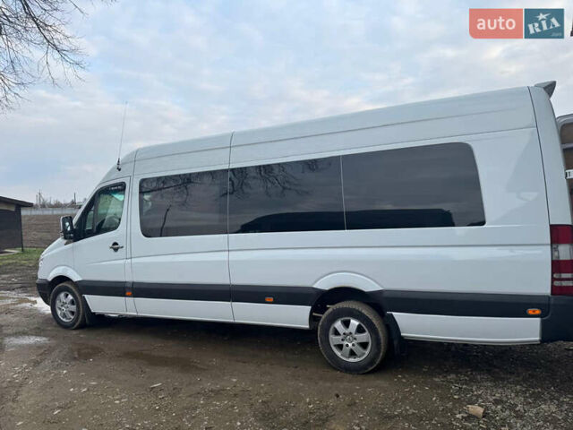 Белый Мерседес Sprinter, объемом двигателя 3 л и пробегом 450 тыс. км за 22000 $, фото 3 на Automoto.ua