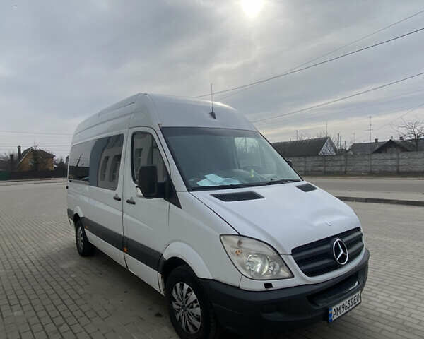 Белый Мерседес Sprinter, объемом двигателя 2.99 л и пробегом 310 тыс. км за 13500 $, фото 8 на Automoto.ua
