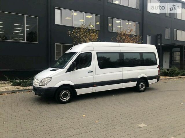 Белый Мерседес Sprinter, объемом двигателя 2.2 л и пробегом 200 тыс. км за 19999 $, фото 13 на Automoto.ua