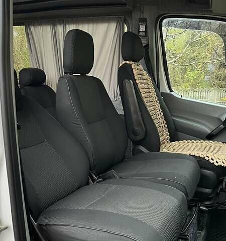 Белый Мерседес Sprinter, объемом двигателя 3 л и пробегом 485 тыс. км за 23500 $, фото 9 на Automoto.ua