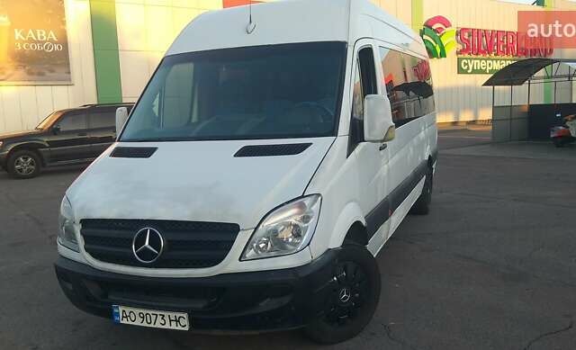Белый Мерседес Sprinter, объемом двигателя 2.1 л и пробегом 750 тыс. км за 16500 $, фото 4 на Automoto.ua