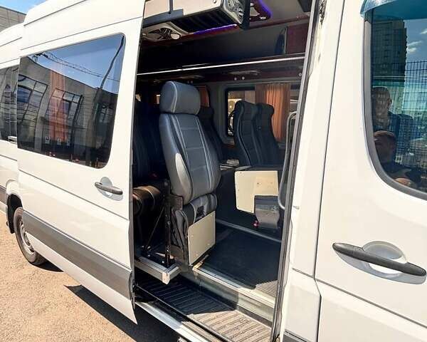 Белый Мерседес Sprinter, объемом двигателя 2.99 л и пробегом 500 тыс. км за 40900 $, фото 6 на Automoto.ua