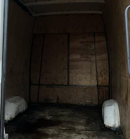Белый Мерседес Sprinter, объемом двигателя 3 л и пробегом 485 тыс. км за 23500 $, фото 12 на Automoto.ua