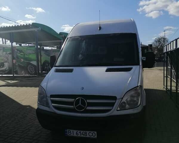 Белый Мерседес Sprinter, объемом двигателя 2.7 л и пробегом 50 тыс. км за 24500 $, фото 4 на Automoto.ua