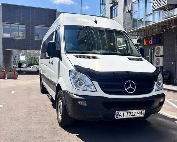 Белый Мерседес Sprinter, объемом двигателя 2.99 л и пробегом 500 тыс. км за 40900 $, фото 3 на Automoto.ua