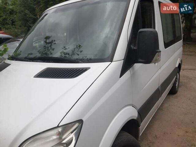 Белый Мерседес Sprinter, объемом двигателя 2.2 л и пробегом 450 тыс. км за 13500 $, фото 2 на Automoto.ua