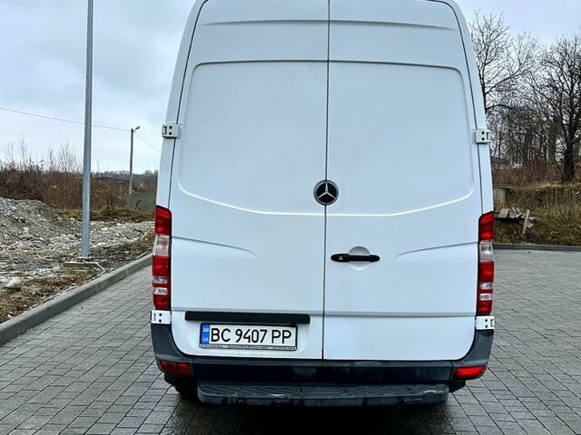 Белый Мерседес Sprinter, объемом двигателя 2.1 л и пробегом 412 тыс. км за 12500 $, фото 4 на Automoto.ua
