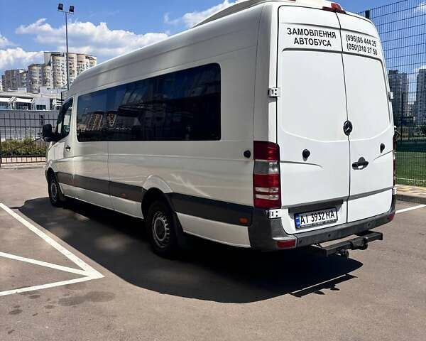 Белый Мерседес Sprinter, объемом двигателя 2.99 л и пробегом 500 тыс. км за 40900 $, фото 9 на Automoto.ua