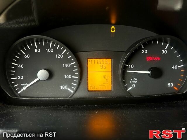 Белый Мерседес Sprinter, объемом двигателя 2.1 л и пробегом 412 тыс. км за 12500 $, фото 9 на Automoto.ua