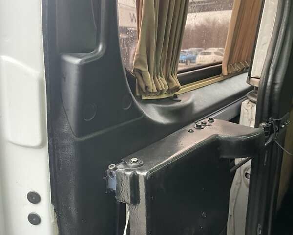 Белый Мерседес Sprinter, объемом двигателя 2.87 л и пробегом 230 тыс. км за 14800 $, фото 11 на Automoto.ua