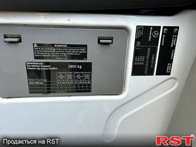 Белый Мерседес Sprinter, объемом двигателя 2.1 л и пробегом 412 тыс. км за 12500 $, фото 12 на Automoto.ua
