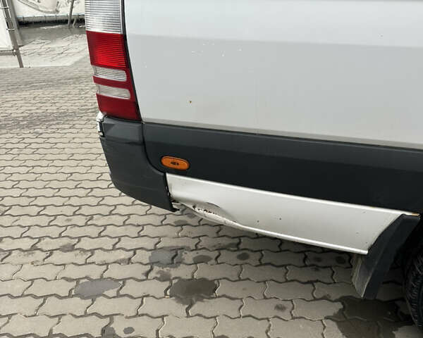 Белый Мерседес Sprinter, объемом двигателя 2.3 л и пробегом 760 тыс. км за 12200 $, фото 14 на Automoto.ua