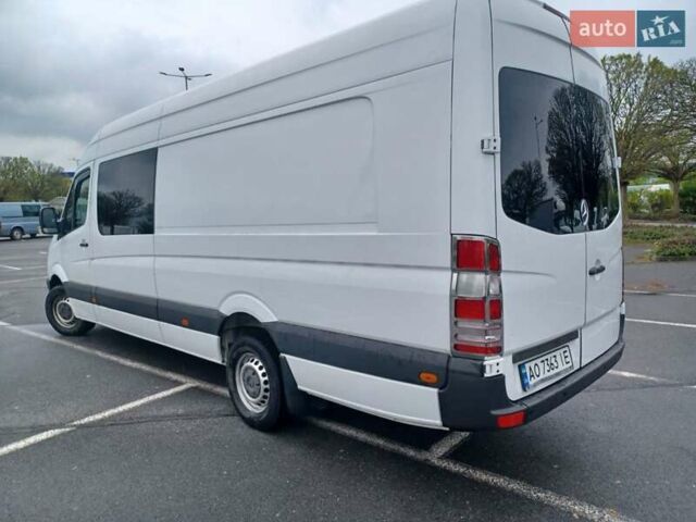 Белый Мерседес Sprinter, объемом двигателя 2.2 л и пробегом 330 тыс. км за 23000 $, фото 15 на Automoto.ua