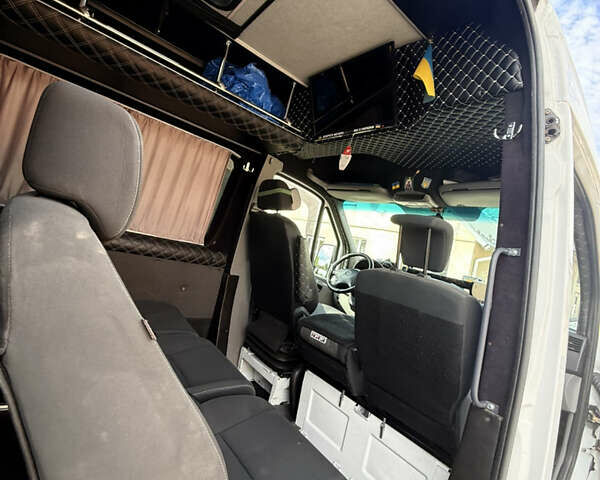Білий Мерседес Sprinter, об'ємом двигуна 2.14 л та пробігом 160 тис. км за 15000 $, фото 19 на Automoto.ua