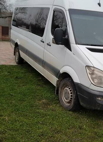 Белый Мерседес Sprinter, объемом двигателя 2.14 л и пробегом 220 тыс. км за 22300 $, фото 2 на Automoto.ua