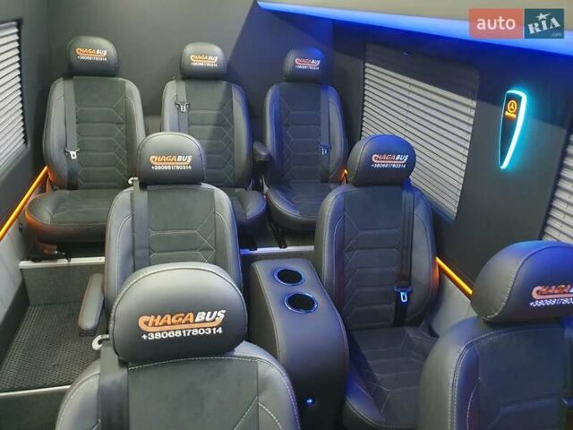 Белый Мерседес Sprinter, объемом двигателя 2.14 л и пробегом 330 тыс. км за 27000 $, фото 3 на Automoto.ua