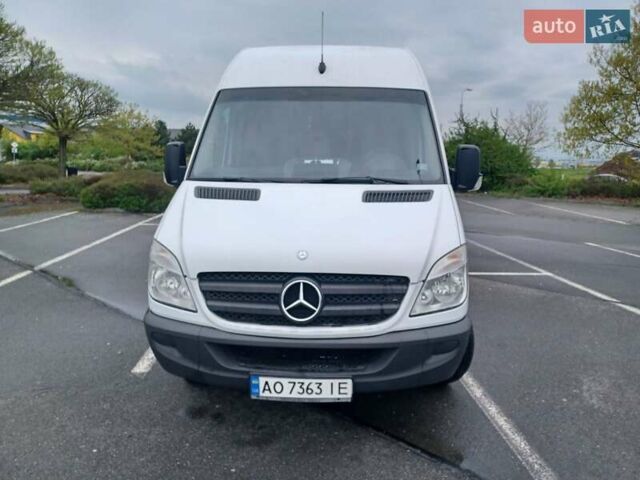 Белый Мерседес Sprinter, объемом двигателя 2.2 л и пробегом 330 тыс. км за 23000 $, фото 12 на Automoto.ua
