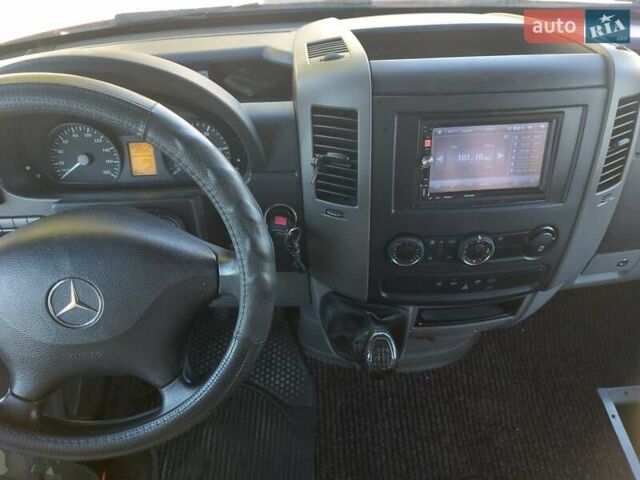 Белый Мерседес Sprinter, объемом двигателя 2.9 л и пробегом 320 тыс. км за 13700 $, фото 14 на Automoto.ua