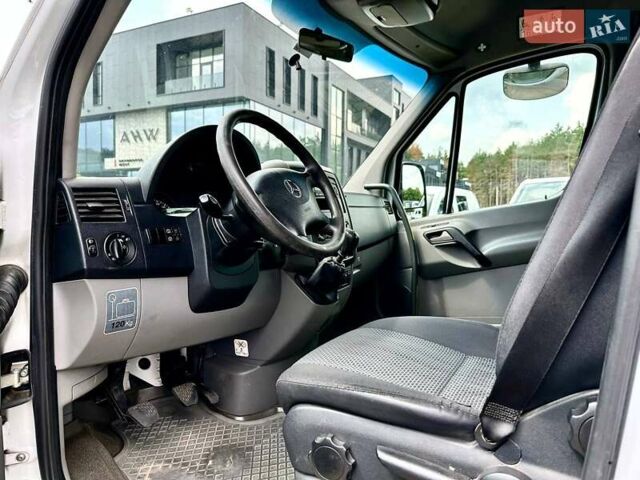 Белый Мерседес Sprinter, объемом двигателя 2.14 л и пробегом 413 тыс. км за 19500 $, фото 12 на Automoto.ua