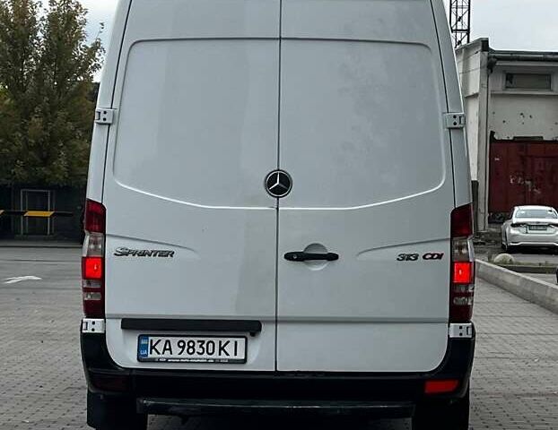 Белый Мерседес Sprinter, объемом двигателя 2.14 л и пробегом 449 тыс. км за 12000 $, фото 4 на Automoto.ua